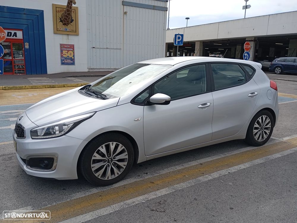 Kia Ceed 1.6 CRDi Nav Line - 3