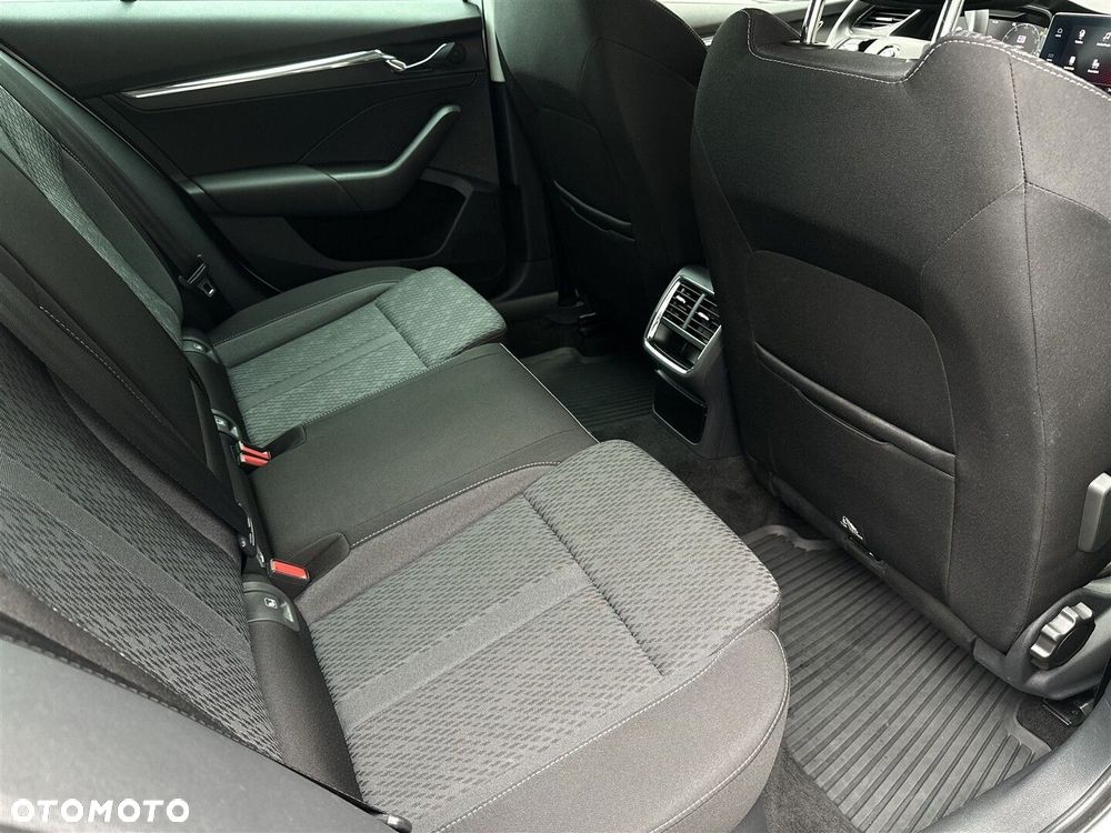 Skoda Octavia 2.0 TDI 4x4 Style DSG - 10