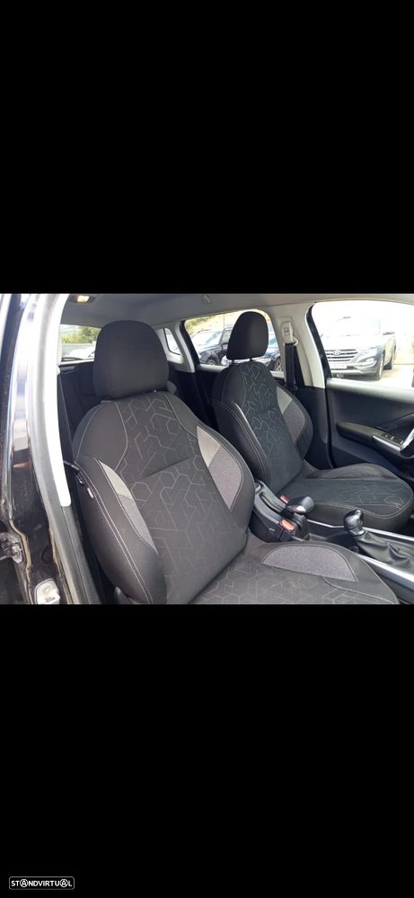 Peugeot 2008 1.6 BlueHDi Style - 31