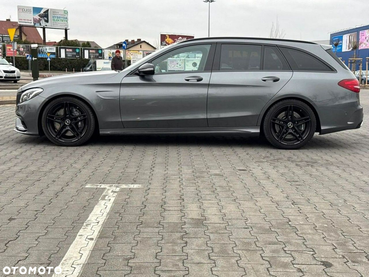 Mercedes-Benz Klasa C AMG 63 T AMG Speedshift 7G-MCT - 22