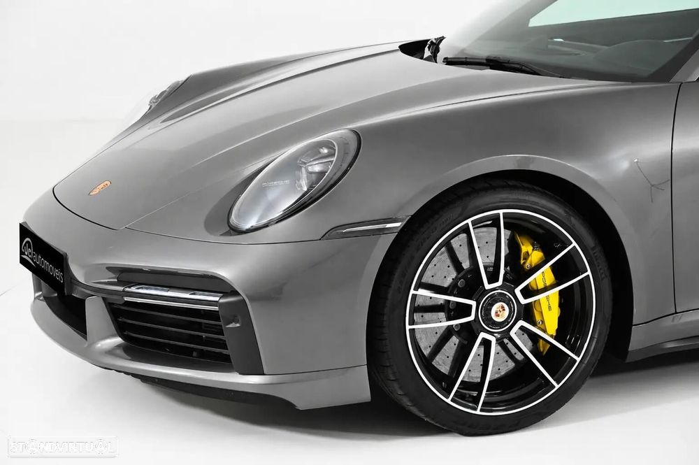 Porsche 911 (992) - 12