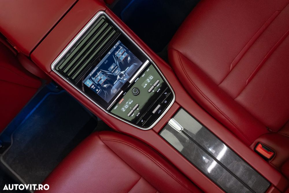 Porsche Panamera - 33