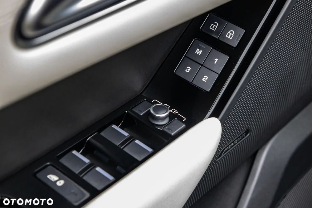 Land Rover Range Rover Velar 3.0 D300 mHEV SE - 14