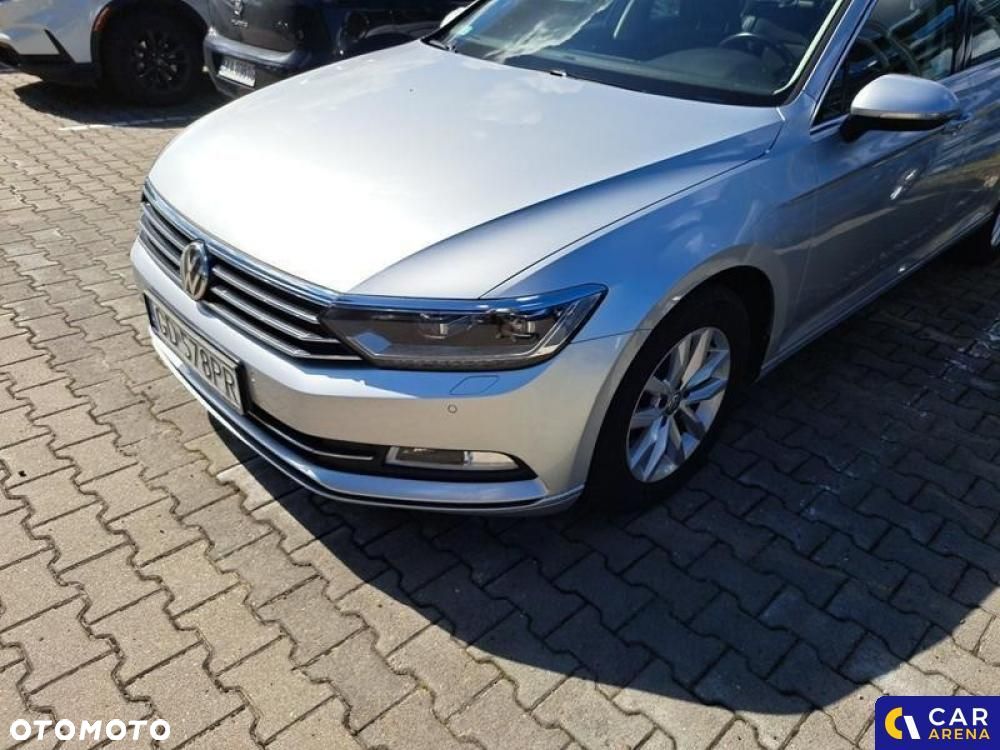 Volkswagen Passat - 20
