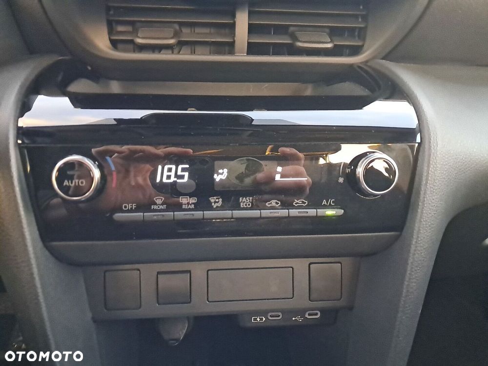 Toyota Yaris Cross Hybrid 1.5 Comfort - 24