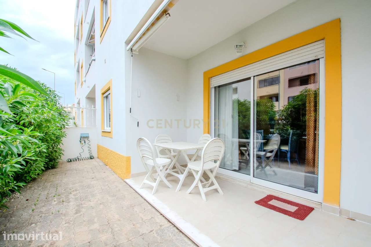 Apartamento T2 com 127m²  a 3 minutos das Praias de Albufeira