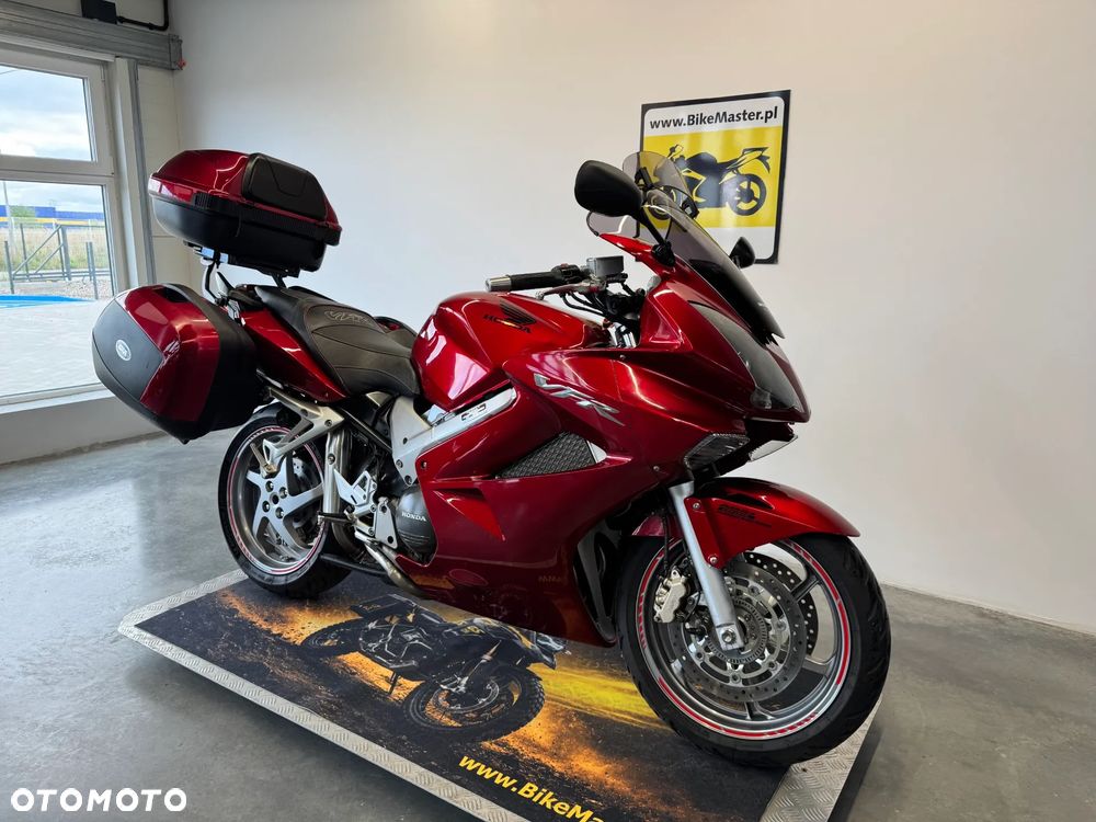 Honda VFR - 3