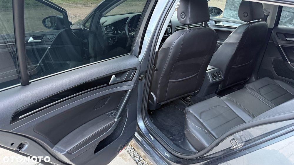 Volkswagen Golf 2.0 TDI BlueMotion Technology DSG Highline - 13