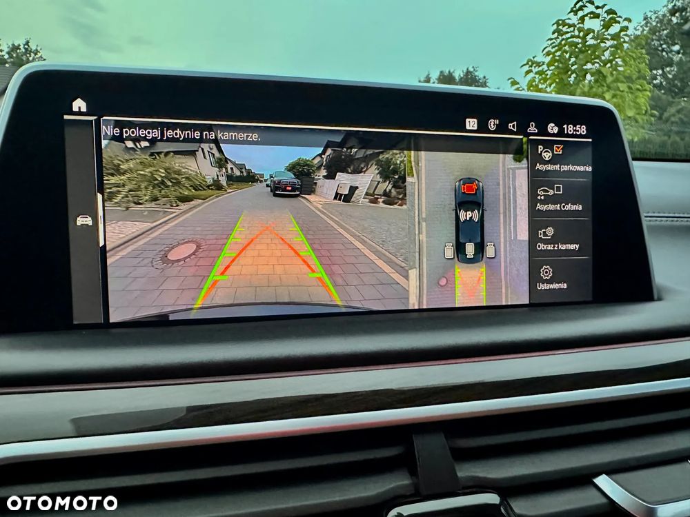 BMW Seria 7 740d xDrive mHEV - 26