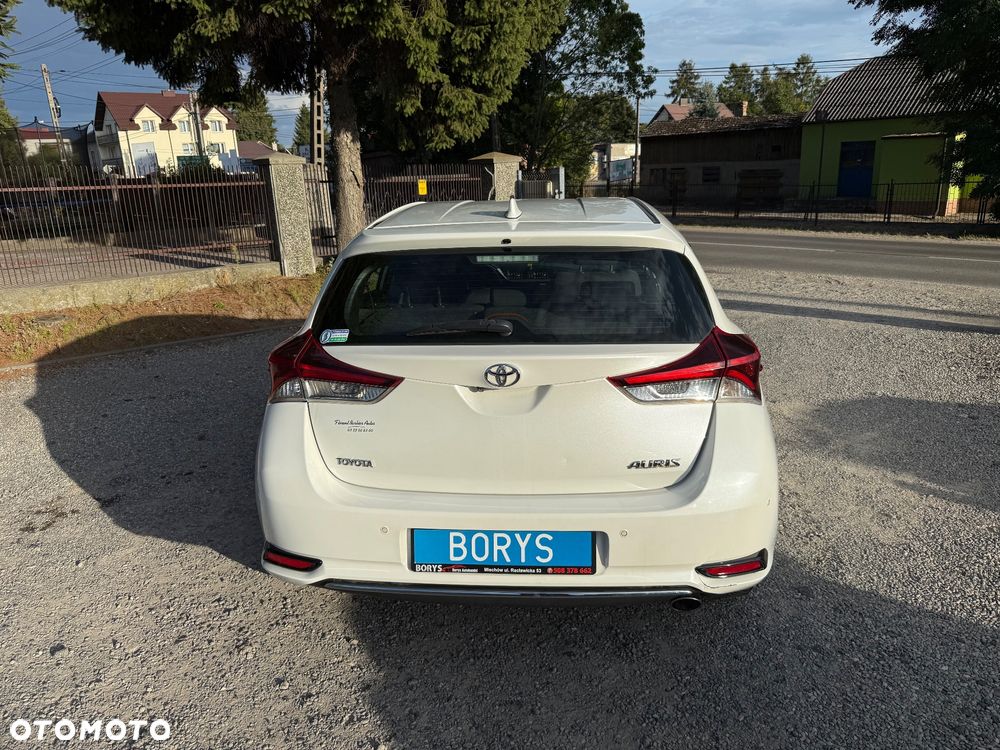 Toyota Auris 1.6 D-4D Executive - 5