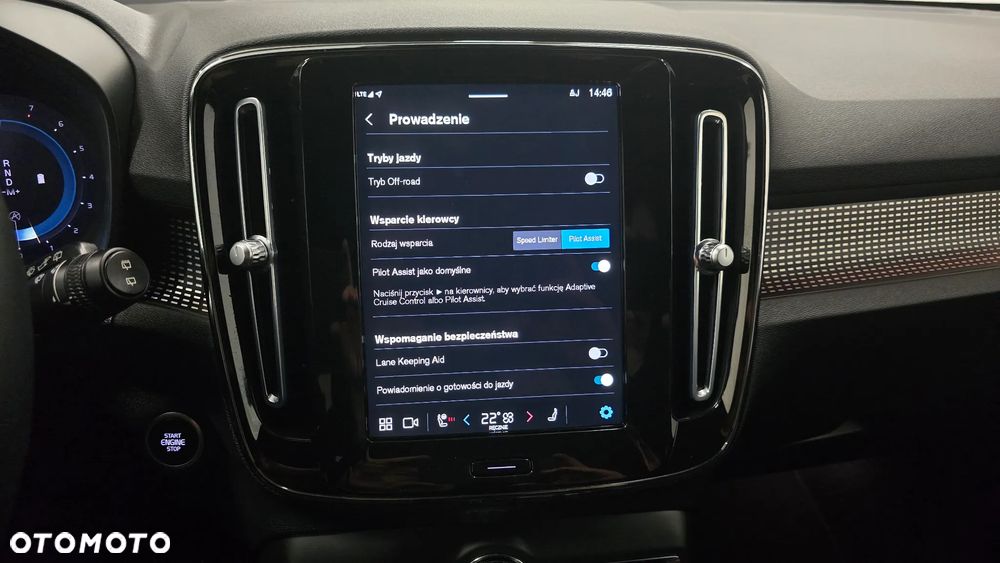 Volvo XC 40 B3 B DKG Ultra Black Edition - 22