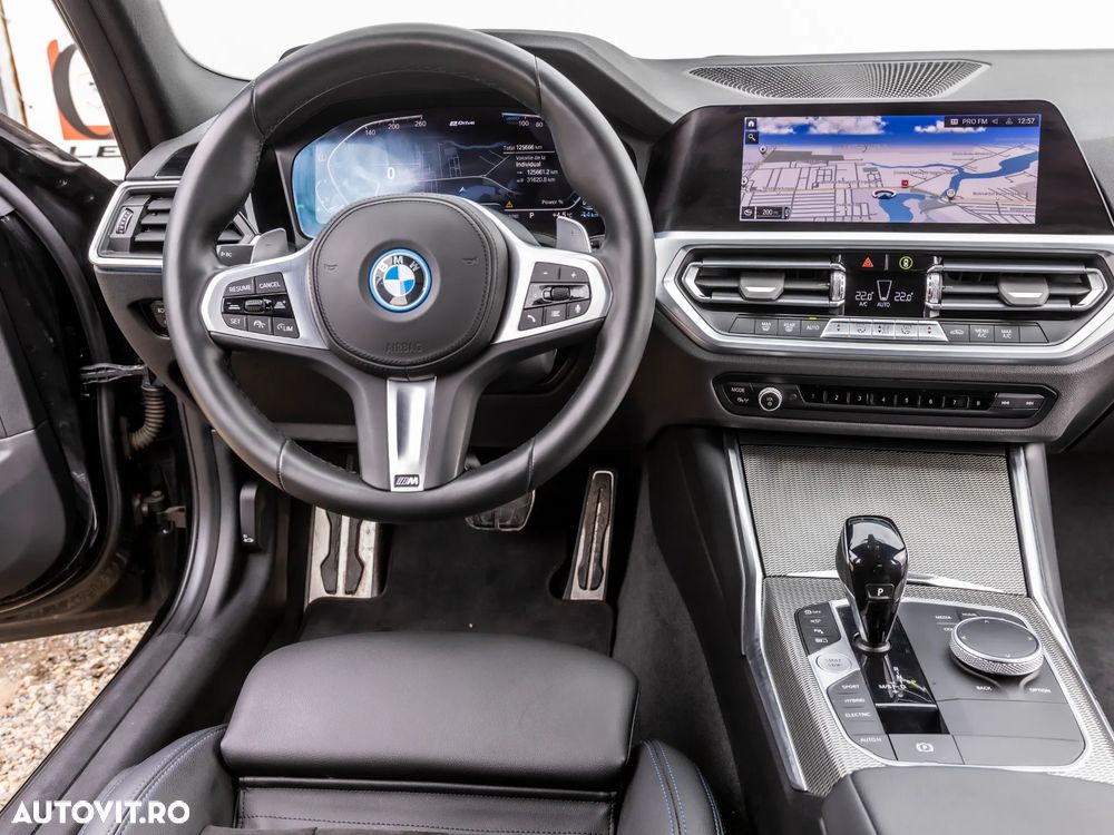 BMW Seria 3 330e xDrive Aut. M Sport - 19