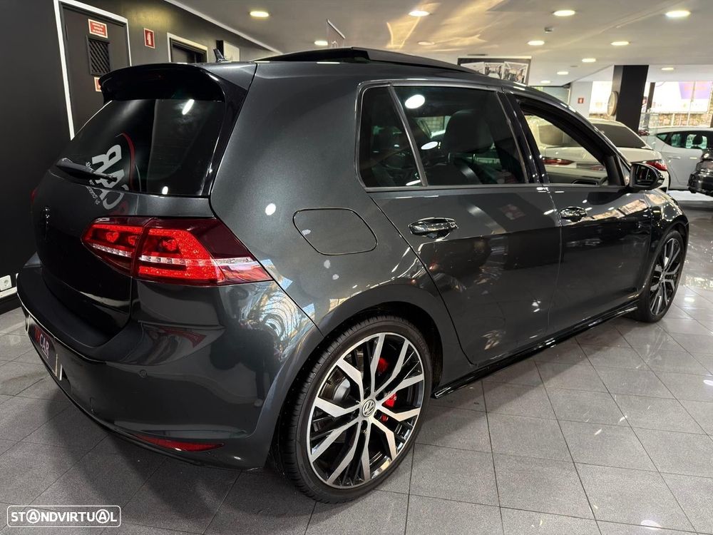 VW Golf 2.0 TDI GTD DSG - 4