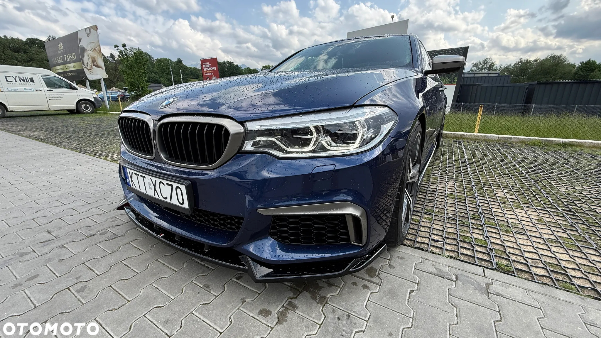 BMW Seria 5 M550i xDrive sport - 16
