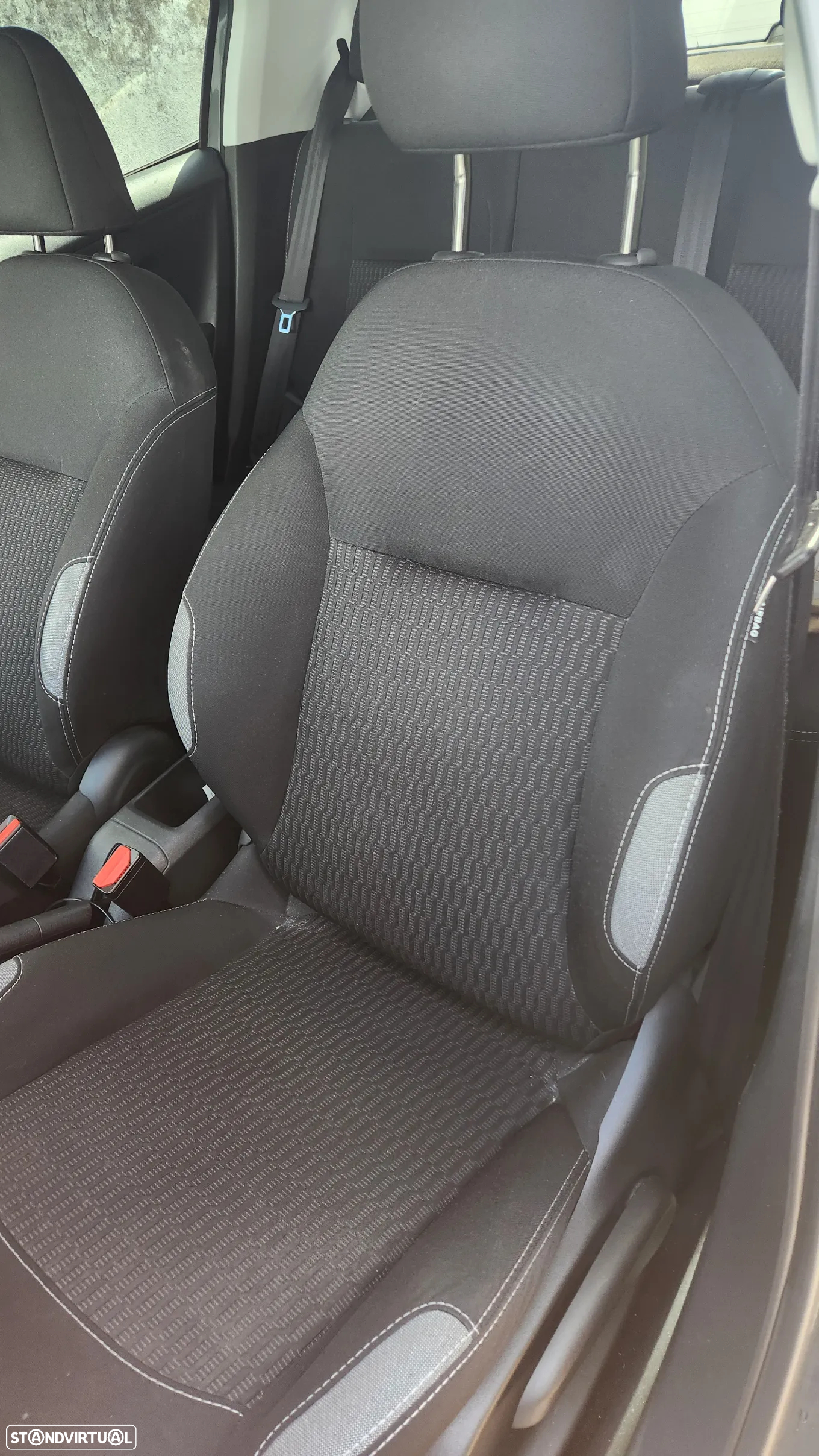 Peugeot 208 1.6 BlueHDi Style - 11