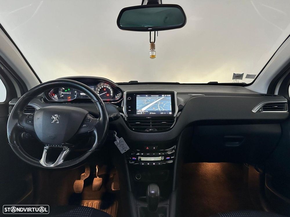 Peugeot 208 PureTech 82 Start & Stop Allure - 10