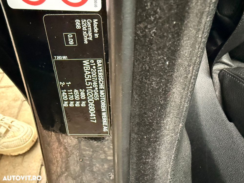 BMW Seria 5 520d xDrive AT - 9