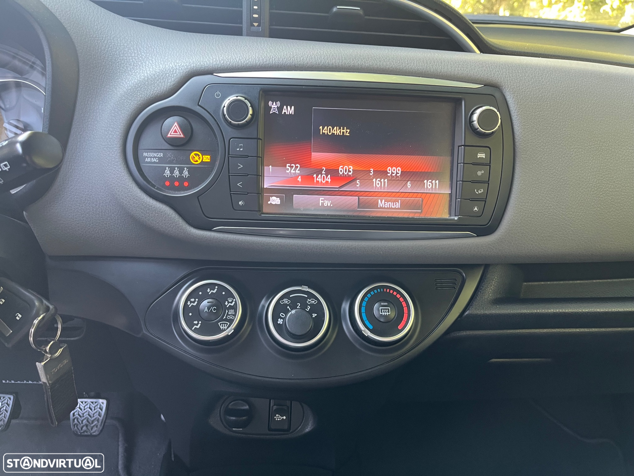 Toyota Yaris 1.0 VVT-i Comfort+P.Style - 23
