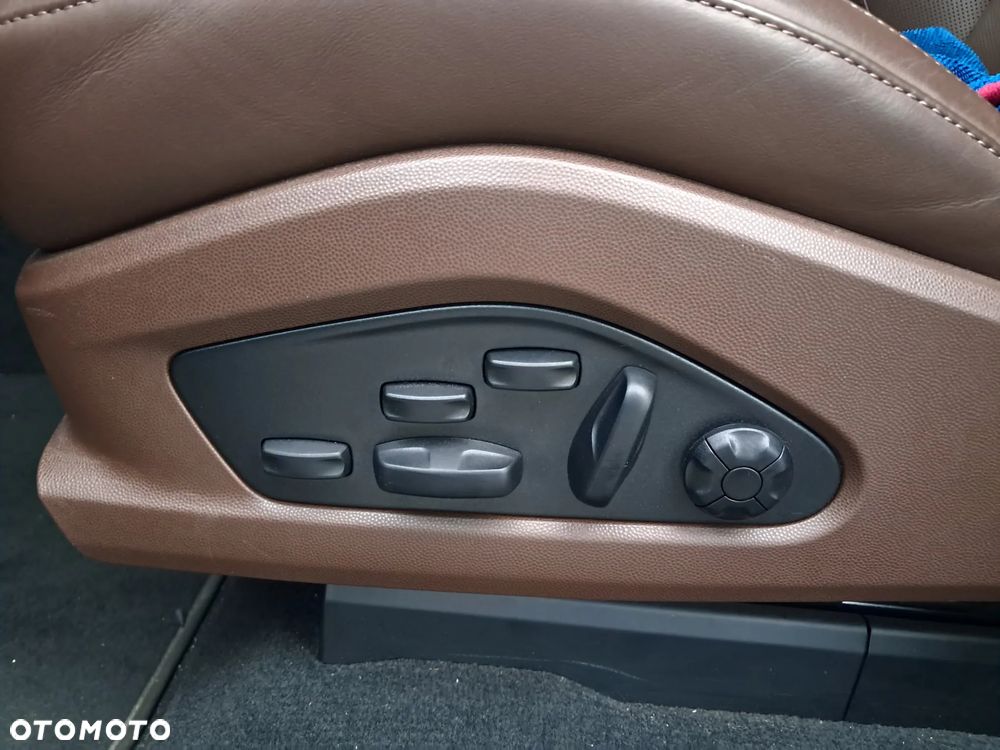 Porsche Macan 4 100kWh - 33