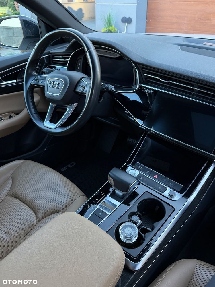 Audi Q8 55 TFSI quattro tiptronic - 11
