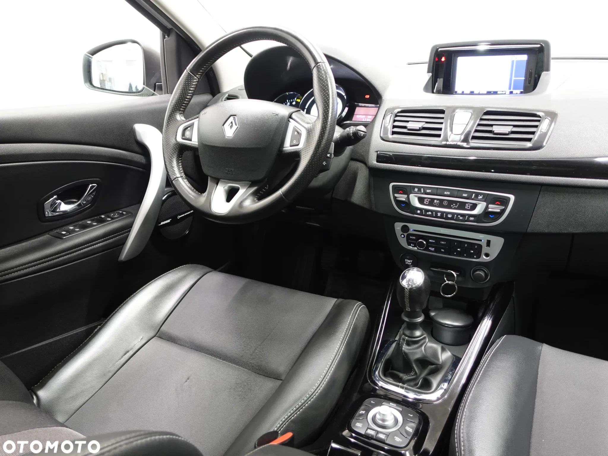 Renault Megane Grandtour ENERGY TCe 115 Start & Stop Bose Edition - 32