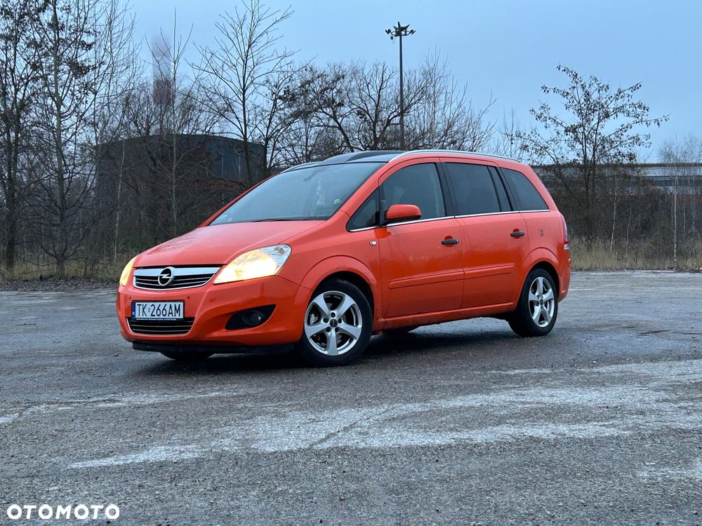 Opel Zafira 1.8 Cosmo - 1