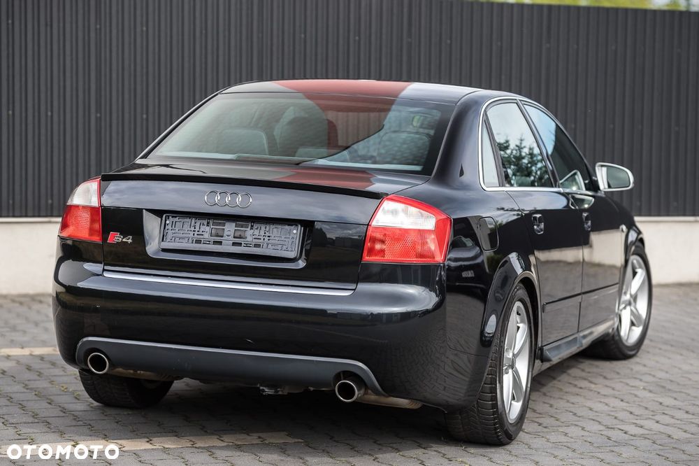 Audi RS4 Limousine - 6