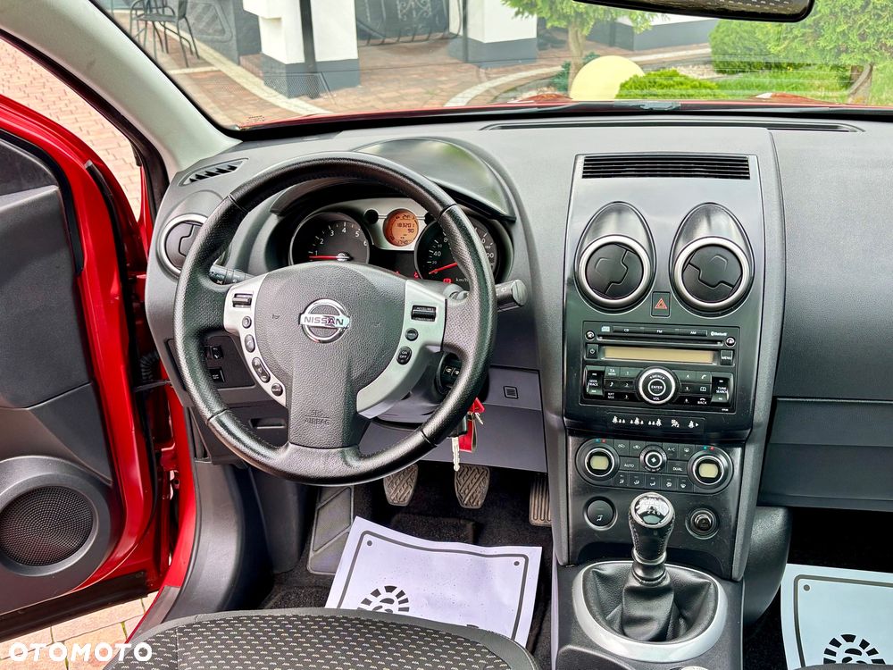 Nissan Qashqai 2.0 4x4 visia - 26