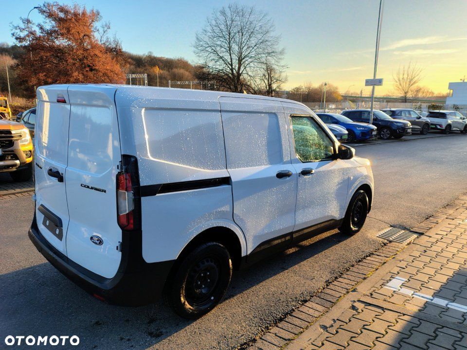Ford Transit Courier - 5