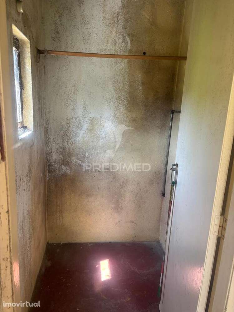 Moradia T2 para Restauro - Grande imagem: 2/19