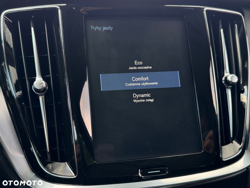 Volvo V60 D4 Geartronic Momentum - 33