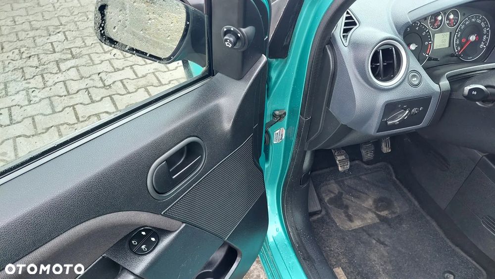 Ford Fiesta - 11