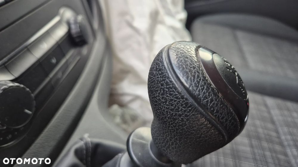 Mercedes-Benz VITO - 12