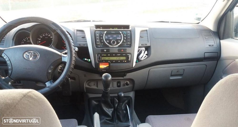 Toyota Hilux 2.5 D-4D 4WD CD - 4