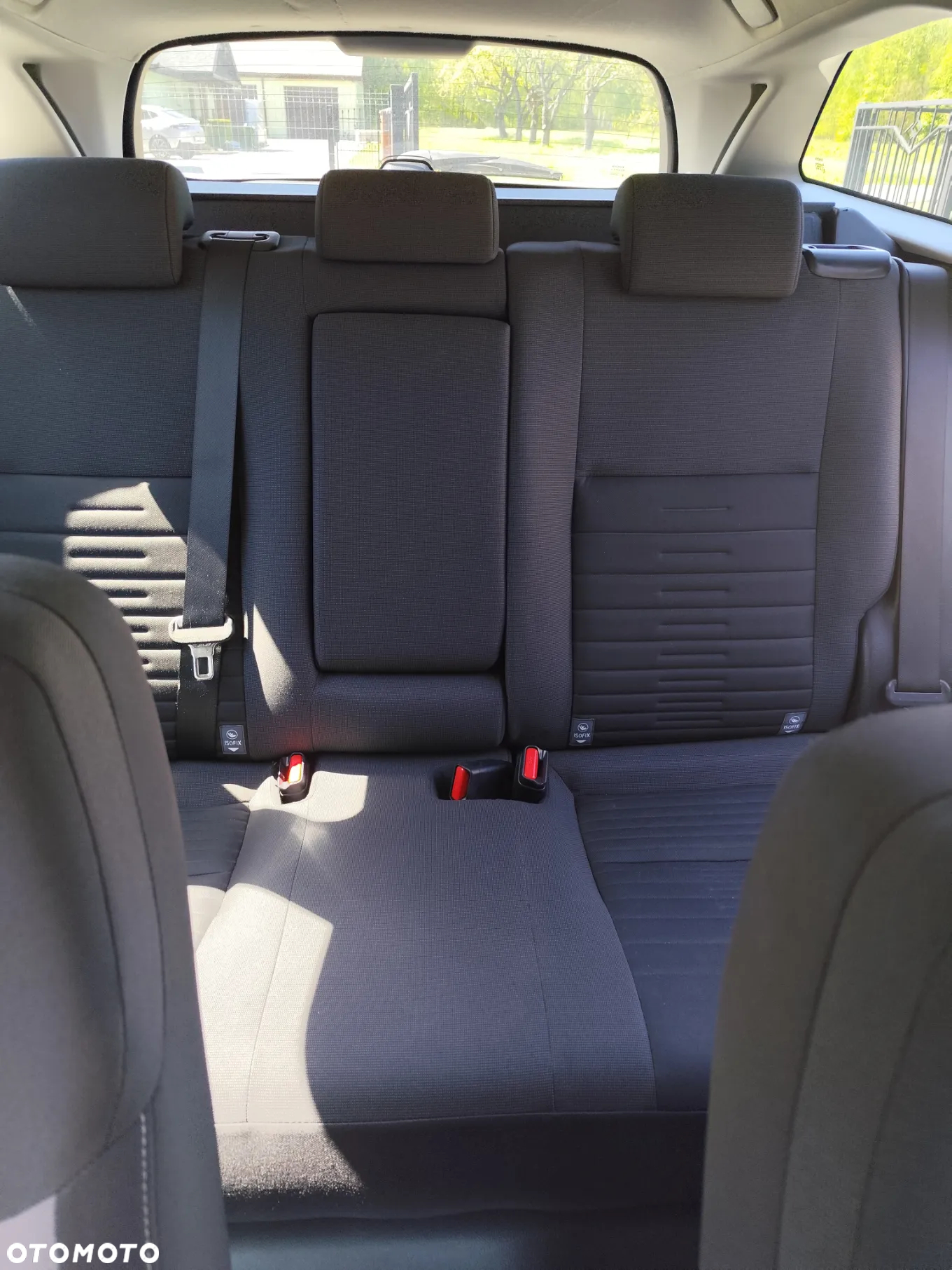 Toyota Auris 1.8 HSD Sol - 23