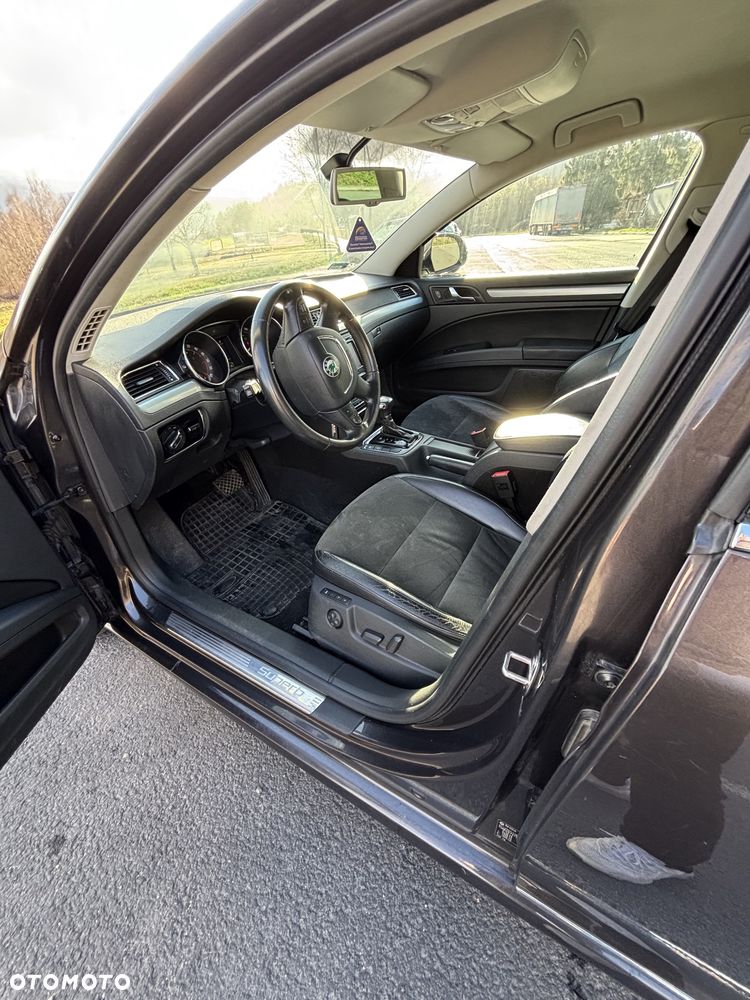 Skoda Superb 2.0 TDI Elegance DSG - 10