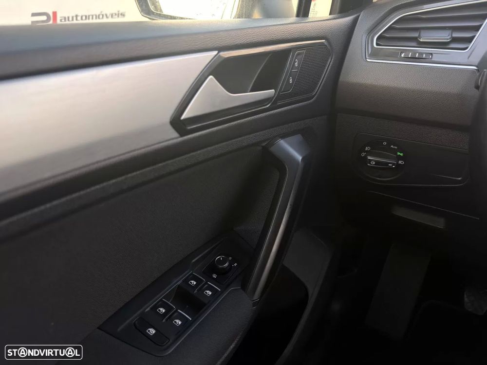 VW Tiguan 1.6 TDI Confortline - 16