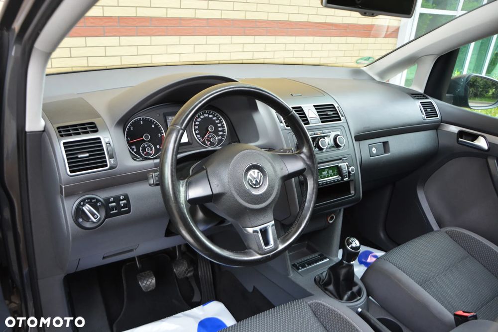 Volkswagen Touran 2.0 TDI DPF BlueMotion Technology Highline - 16