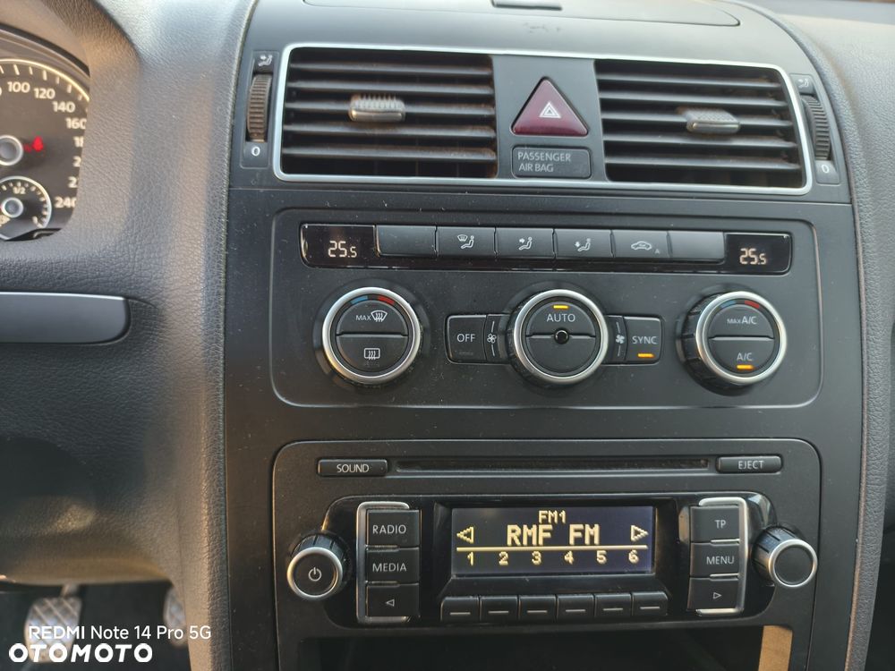 Volkswagen Touran 1.6 TDI DPF BlueMotion Technology Comfortline - 10