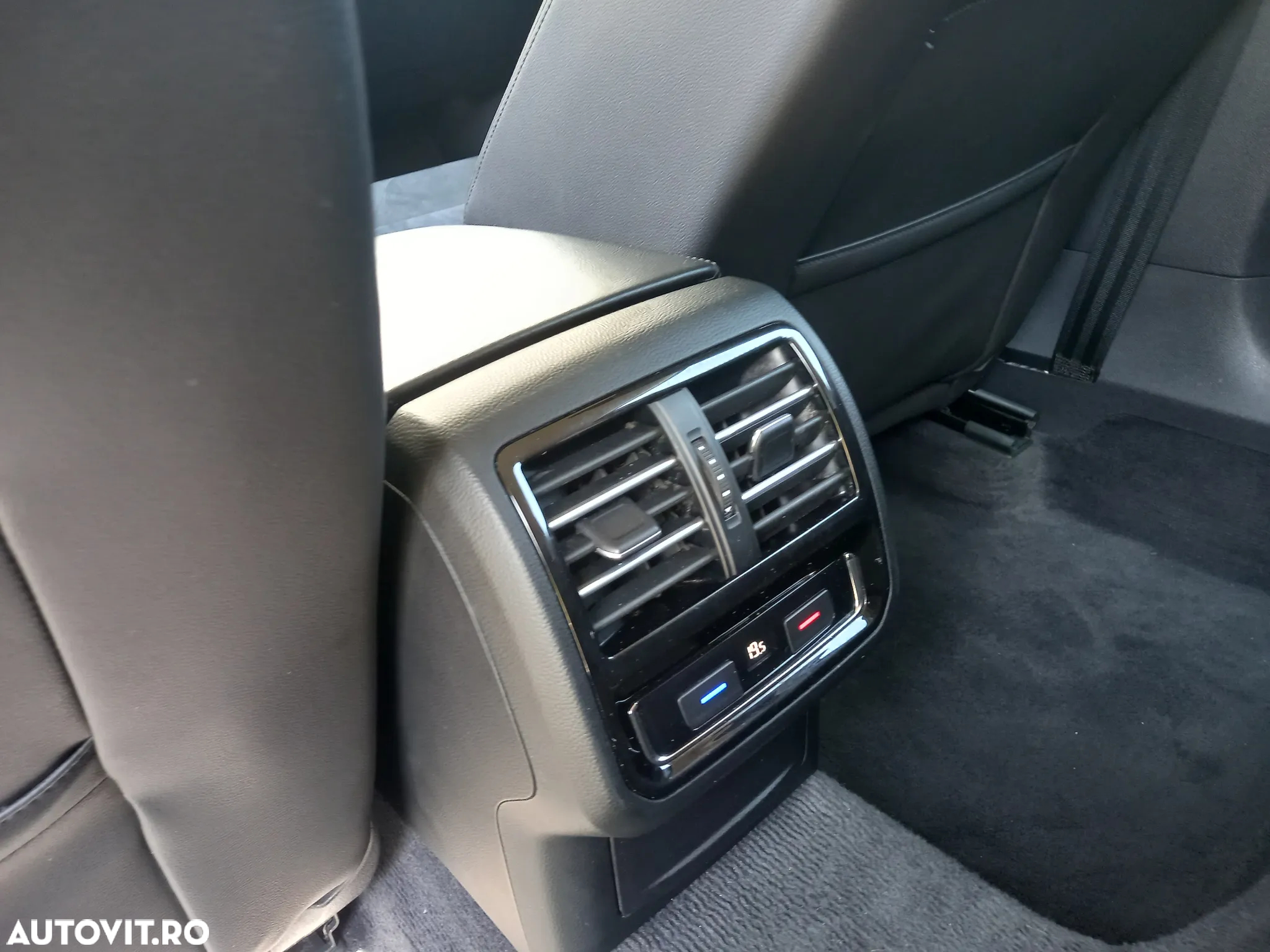 Volkswagen Passat Variant 2.0 TDI Highline - 10