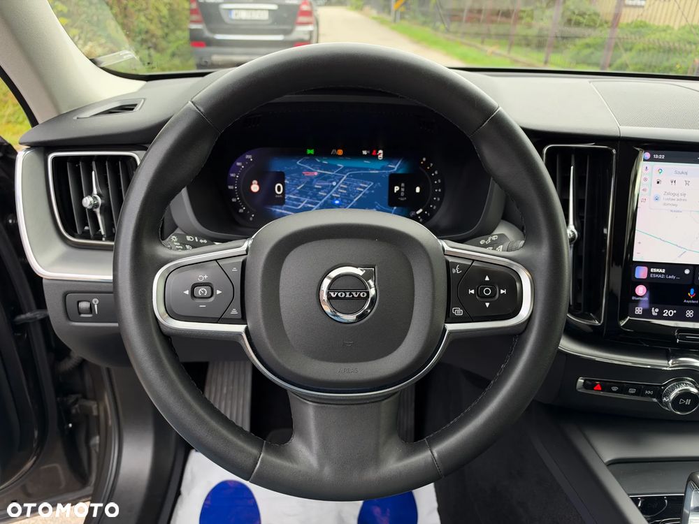 Volvo XC 60 B4 B Momentum Pro - 24