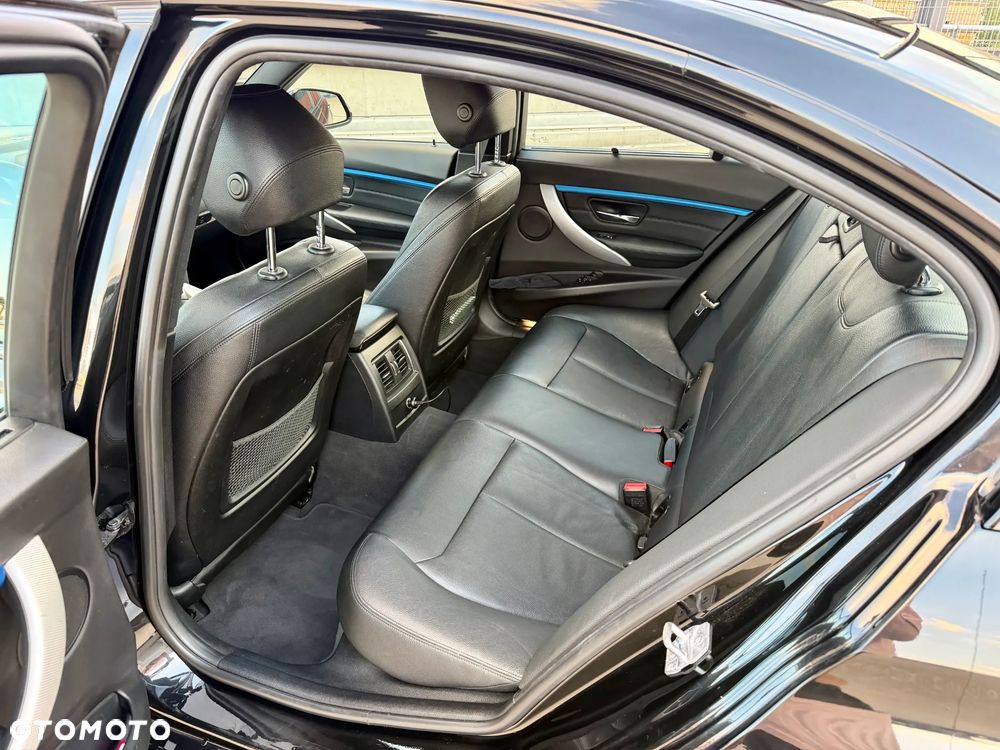 BMW Seria 3 320d xDrive M Sport sport - 10