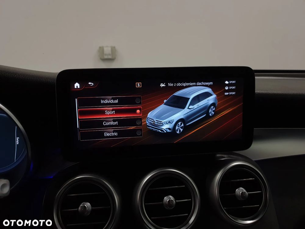 Mercedes-Benz GLC 300 de 4Matic 9G-TRONIC AMG Line Plus - 21