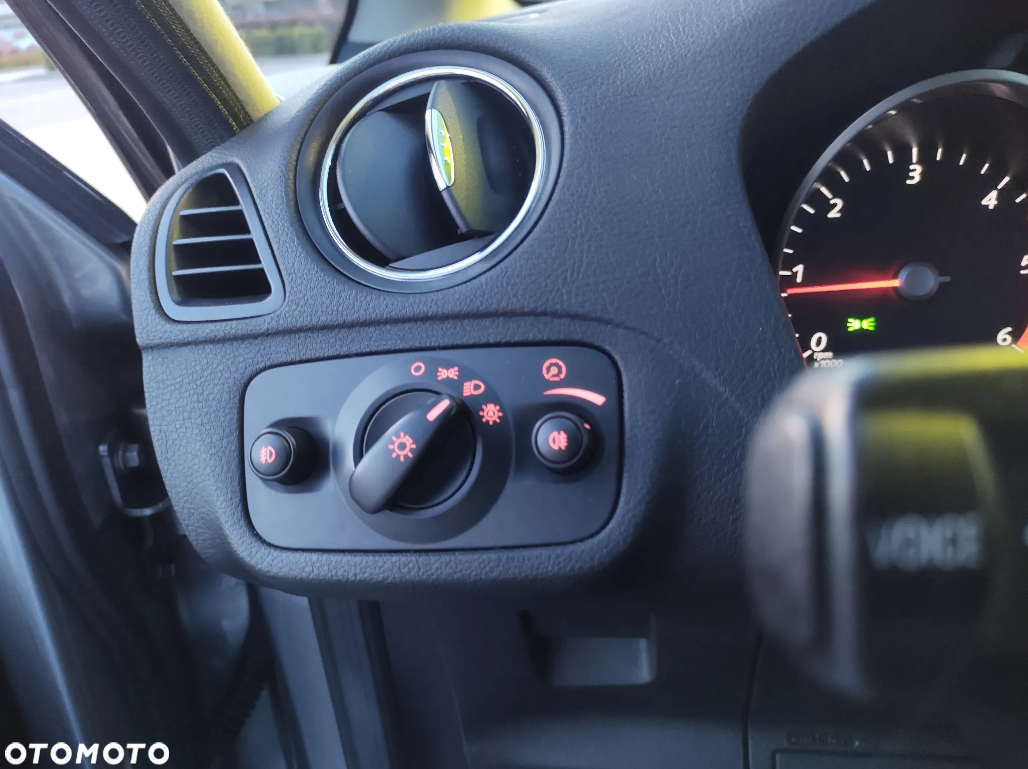 Ford S-Max - 12