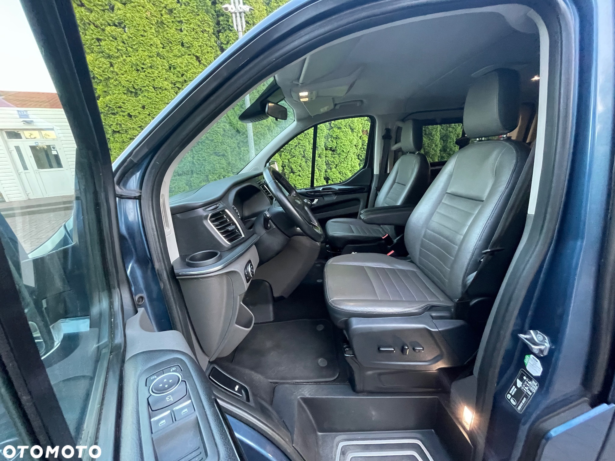 Ford Tourneo Custom 320 L2H1 VA MH Titanium X - 40