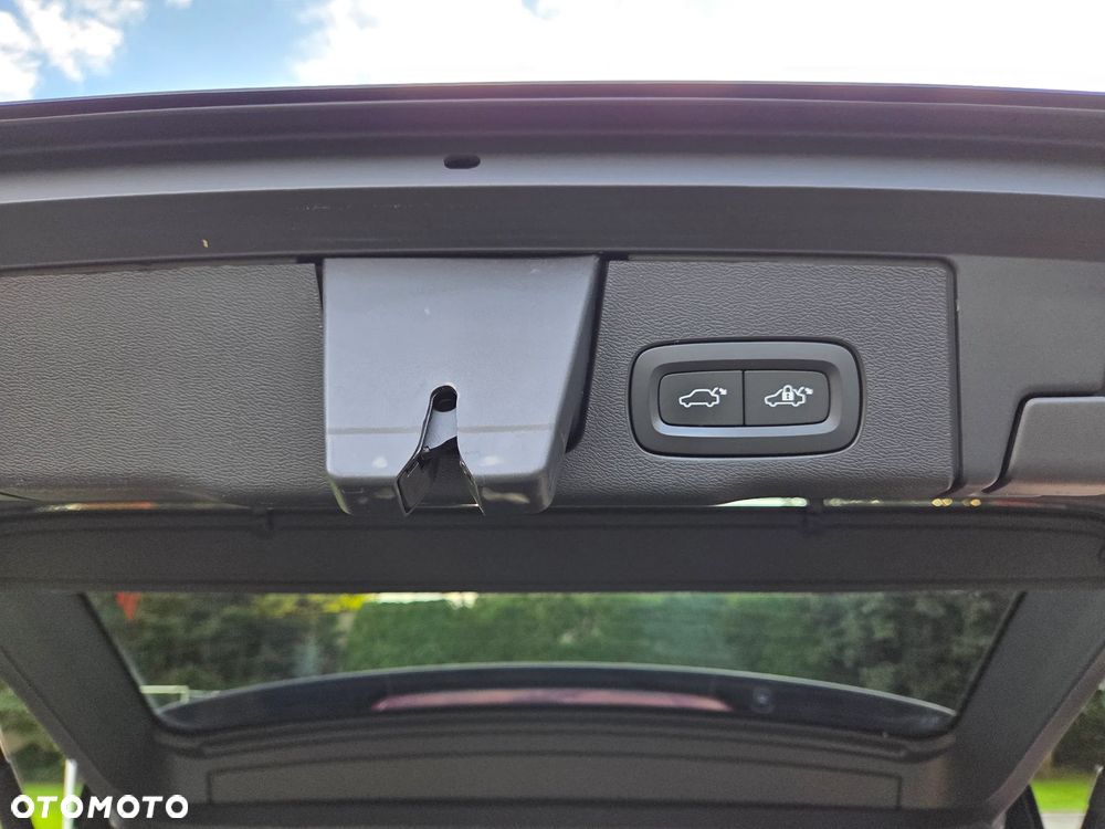 Volvo XC 60 B4 D AWD Ultimate Bright - 39