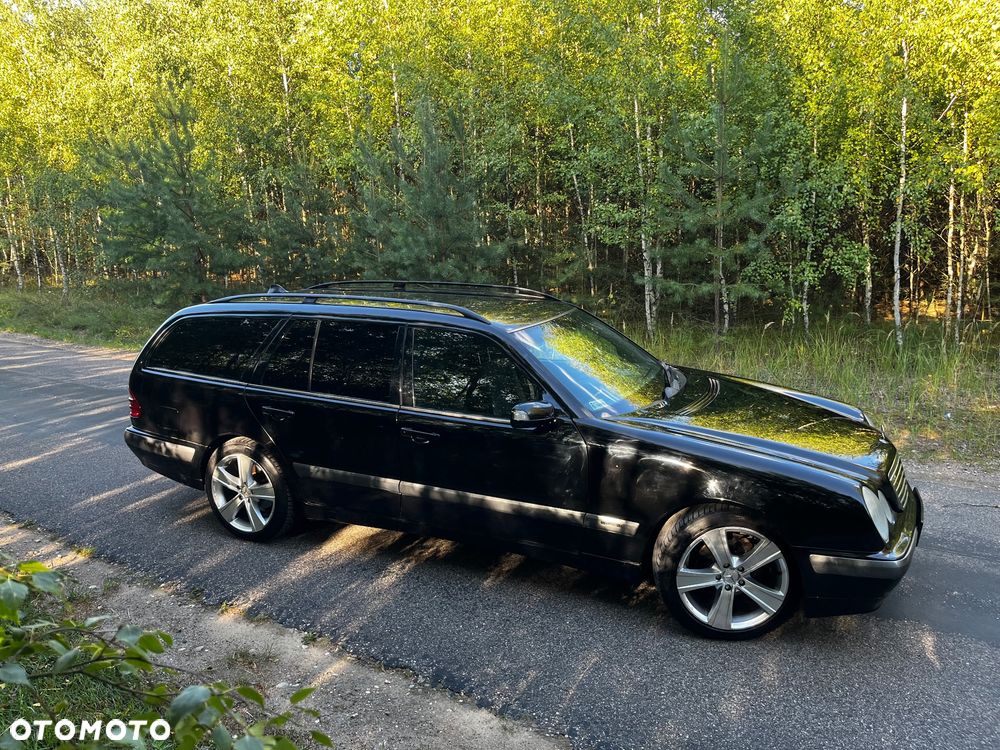 Mercedes-Benz Klasa E 200 T Classic - 2