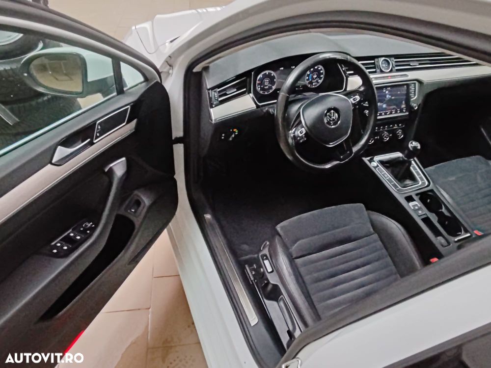 Volkswagen Passat 2.0 TDI (BlueMotion Technology) Highline - 11