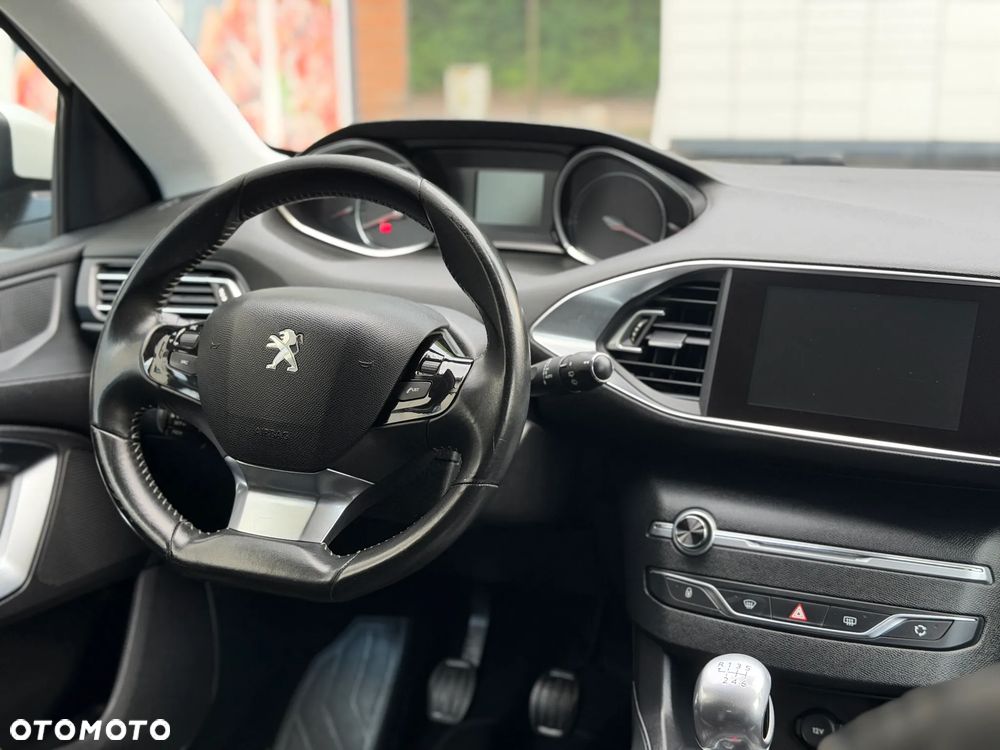 Peugeot 308 2.0 Blue HDi Allure S&S - 27
