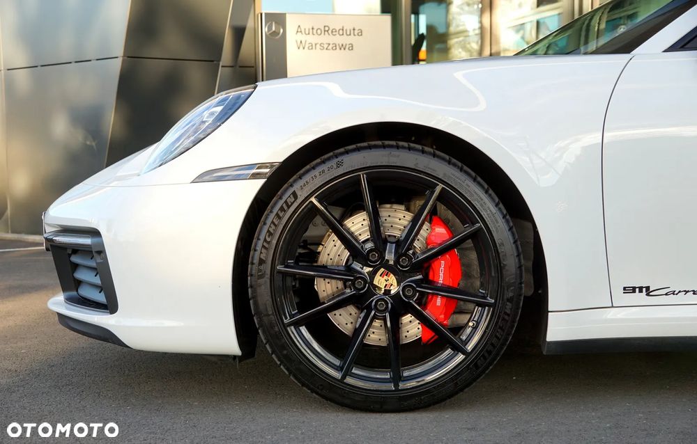 Porsche 911 Carrera 4S - 10